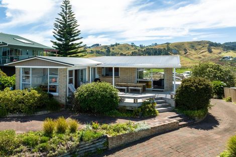 Photo of property in 18 The Crescent, Waihi Beach, 3611