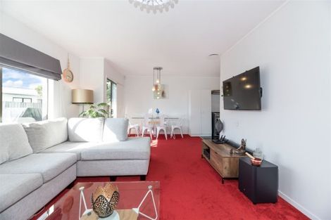 Photo of property in 2/6 Trevor Hosken Drive, Wiri, Auckland, 2104