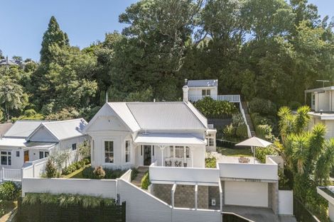 Photo of property in 16 Bracken Street, New Plymouth, 4310