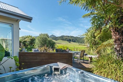 Photo of property in 5a Tui Grove, Oakura, 4314