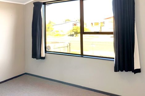Photo of property in 64 Hinau Street, Castlecliff, Whanganui, 4501