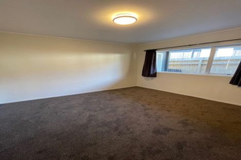Photo of property in 22 Tauhinu Road, Greenhithe, Auckland, 0632