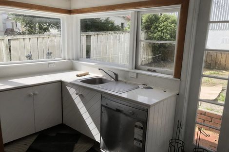 Photo of property in 38 Macdonald Crescent, Te Aro, Wellington, 6011