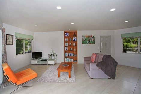 Photo of property in 27 Bayview Drive, Waiuku, 2123