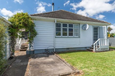 Photo of property in 17 Russell Street, Foxton, 4814