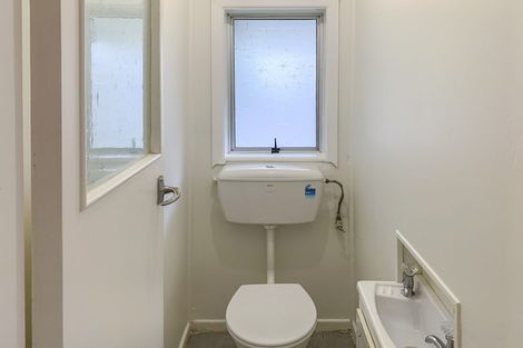 Photo of property in 2/1280 New North Road, Avondale, Auckland, 1026