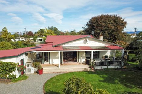 Photo of property in 17 Moreton Road, Carterton, 5713