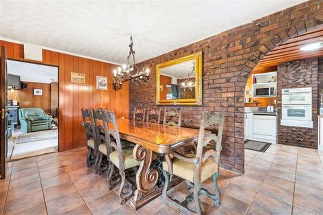 Photo of property in 185 Red Hills Road, Massey, Henderson, 0782