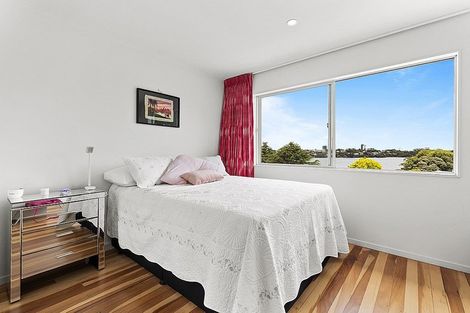 Photo of property in 8/72 Kitchener Road, Milford, Auckland, 0620