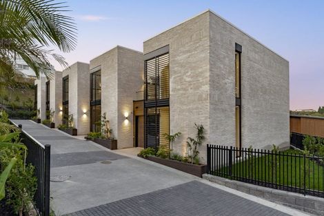 Photo of property in 21b Arahia Street, Northcote, Auckland, 0627