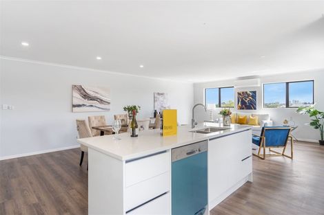 Photo of property in 18a Orams Road, Hillpark, Auckland, 2102