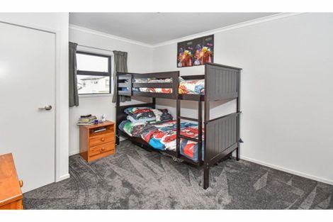 Photo of property in 10 Taiaapure Street, Weymouth, Auckland, 2103