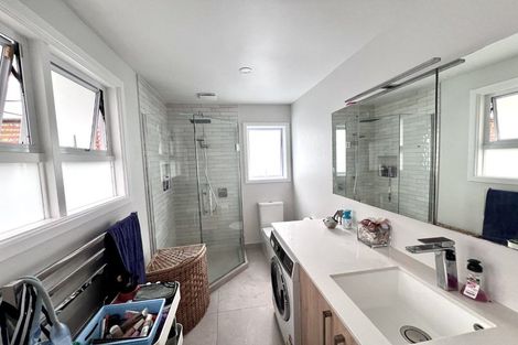 Photo of property in 1/7 Gordon Avenue, Forrest Hill, Auckland, 0620