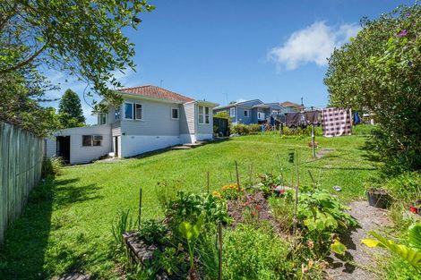 Photo of property in 70 Savoy Road, Glen Eden, Auckland, 0602