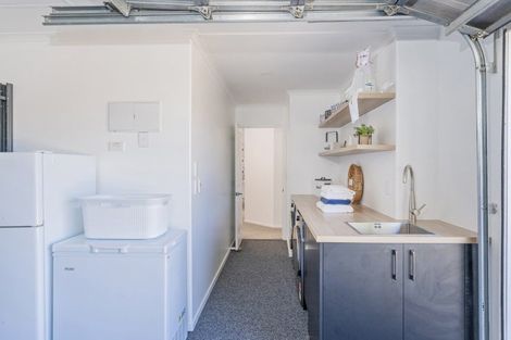 Photo of property in 31 Wells Place, Whitianga, 3510