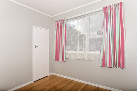 Photo of property in 60 Riverpark Crescent, Henderson, Auckland, 0610