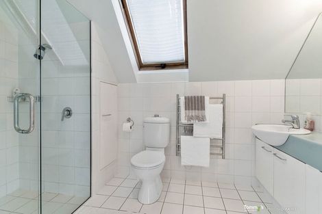 Photo of property in 10 Shalimar Crescent, Khandallah, Wellington, 6035