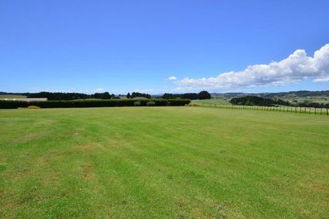 Photo of property in 135c Hutchinson Road, Helensville, 0875