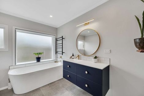 Photo of property in 42 Church Road, Taradale, Napier, 4112