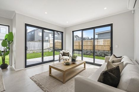 Photo of property in 5 Owen Chapman Drive, Red Beach, 0932