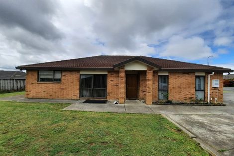Photo of property in 10 Waldos Way, Mangere, Auckland, 2022