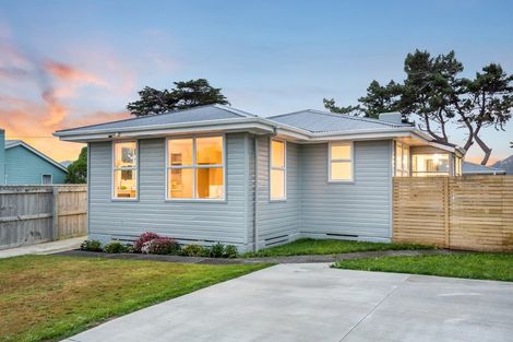 Photo of property in 39 Whanga Crescent, Titahi Bay, Porirua, 5022