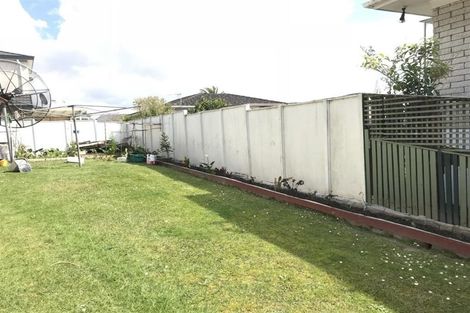 Photo of property in 10 Bodi Place, Te Atatu South, Auckland, 0610