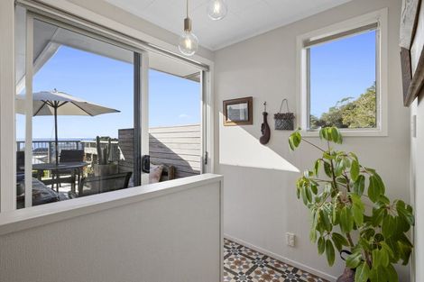 Photo of property in 3 Weston Street, Moturoa, New Plymouth, 4310