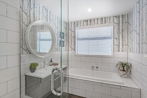 Photo of property in 39 Dunlops Crescent, Bottle Lake, Christchurch, 8083