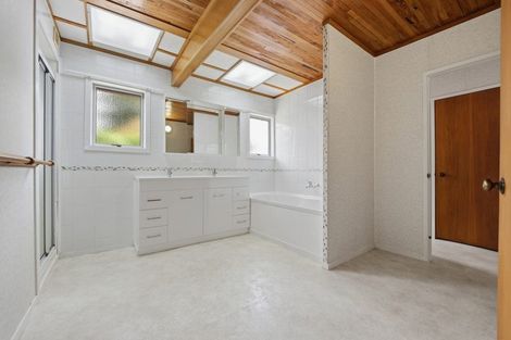 Photo of property in 272 Sturges Road, Henderson, Auckland, 0612