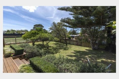 Photo of property in 39 Megan Avenue, Pakuranga Heights, Auckland, 2010