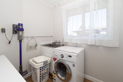 Photo of property in 82 Mcmurdo Street, Tinwald, Ashburton, 7700