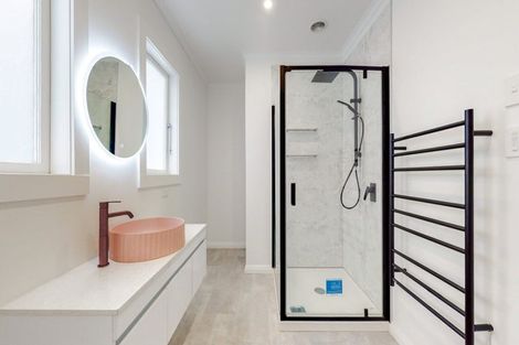 Photo of property in 124 Glenmore Street, Northland, Wellington, 6012