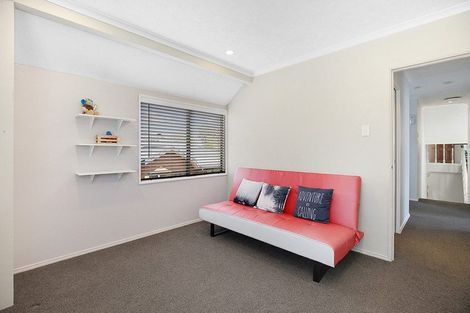 Photo of property in 28 Harkness Place, Avonhead, Christchurch, 8042