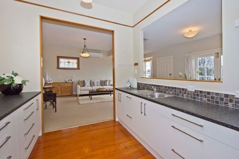 Photo of property in 69 Muritai Road, Eastbourne, Lower Hutt, 5013