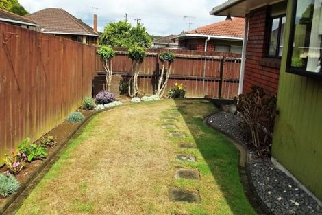 Photo of property in 2/64 Marne Road, Papakura, 2110