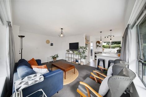 Photo of property in 2/15 Gloaming Place, Conifer Grove, Takanini, 2112