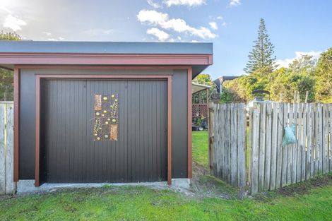 Photo of property in 14 Koromiko Street, Otaki Beach, Otaki, 5512