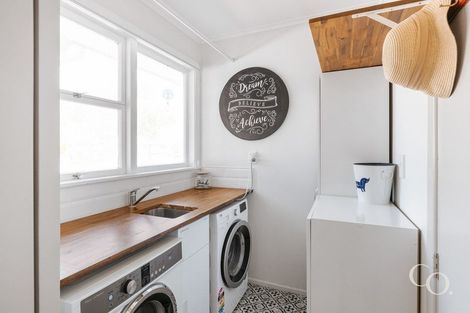 Photo of property in 12 Ngahere Street, Otumoetai, Tauranga, 3110