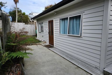 Photo of property in 24 Holt Avenue, Torbay, Auckland, 0630