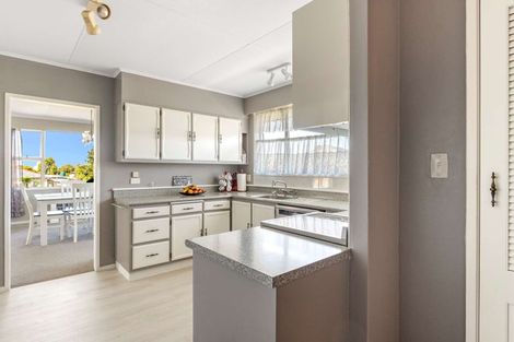 Photo of property in 12 Banks Street, Tolaga Bay, 4077