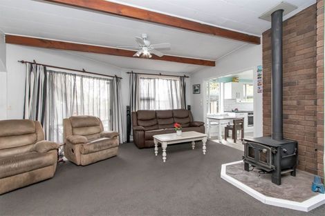 Photo of property in 6 Kowhai Street, Inglewood, 4330