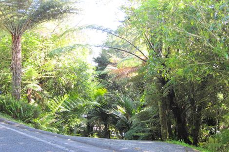 Photo of property in 903 West Coast Road, Waiatarua, Auckland, 0604