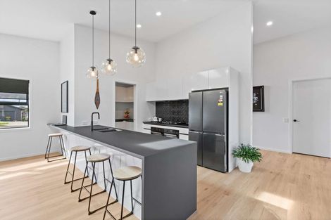 Photo of property in 6 Trevor Mcmiken Drive, Patumahoe, 2679