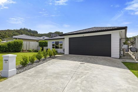 Photo of property in 38 Brian Morgan Terrace, Wainuiomata, Lower Hutt, 5014