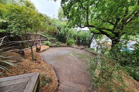 Photo of property in 23 Hawkhurst Road, Lyttelton, 8082