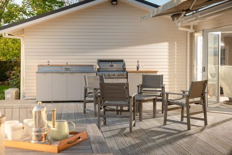 Photo of property in 450 Te Moana Road, Waikanae, 5036