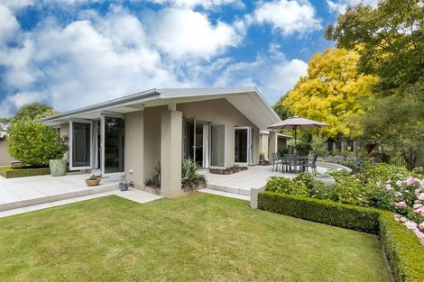 Photo of property in 10 Willowbrook Place, Fendalton, Christchurch, 8052
