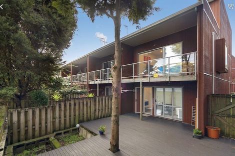 Photo of property in 76c Edmonton Road, Henderson, Auckland, 0612