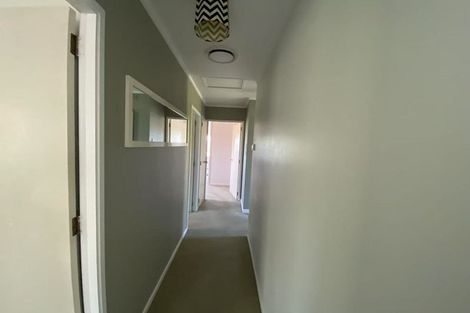 Photo of property in 60 Vintage Drive, Henderson, Auckland, 0612